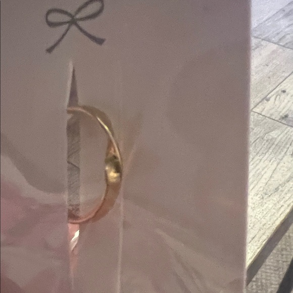 Gold Minimalist One Size a Ring - Picture 3 of 3